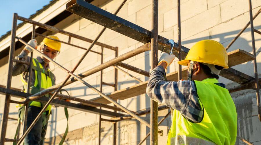 Professional gutter cleaning in Danforth, IL
